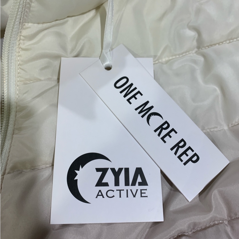 Czyia Active winter jacket NWT Size L - Picture 4 of 7